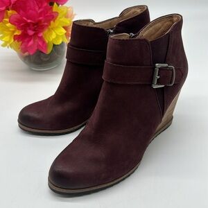 Caslon Wine Color Leather Wedge Ankle Bootie Size 39 MCA6363